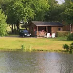 Κάμπινγκ Location Mobil-home, 2 Chambres, Terrasse - Api-1-52-1732 Sainte-Reine-de-Bretagne