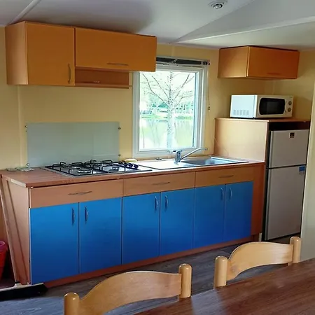 Camping Location Mobil-home, 2 Chambres, Terrasse - Api-1-52-1732 *